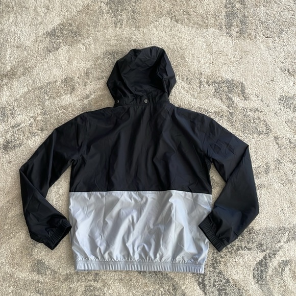 Under Armour kids’ jacket with rollaway hood size YLG - Picture 8 of 10